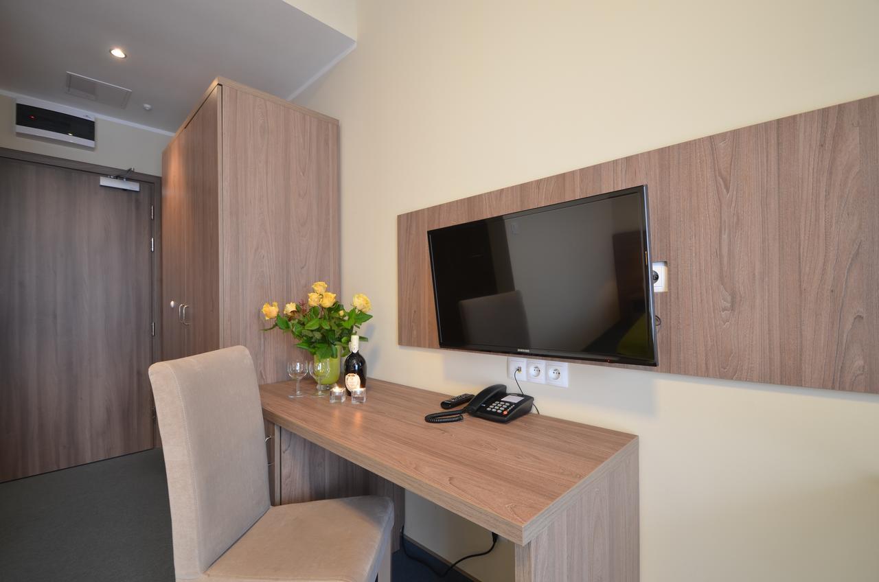 Hotel Zorza Колобжег Екстериор снимка