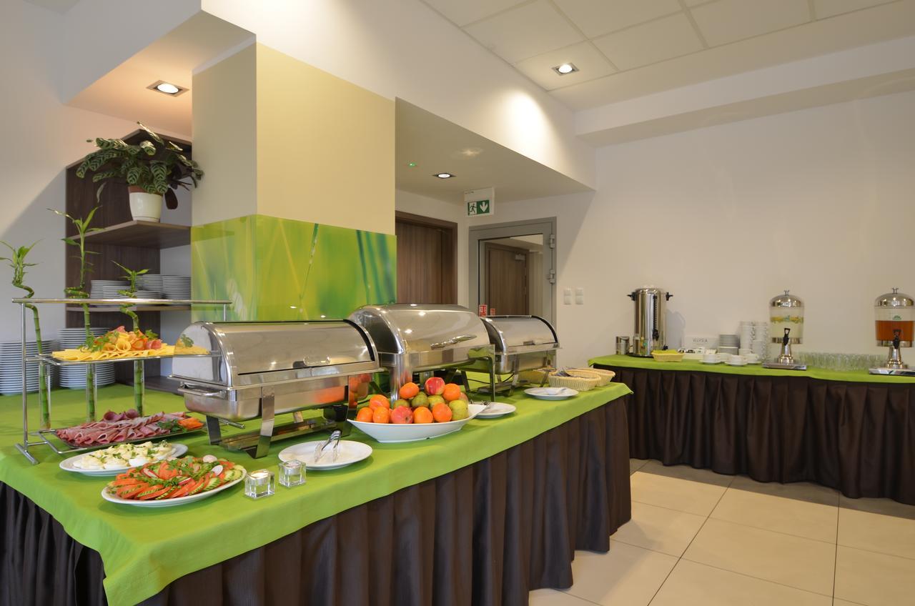 Hotel Zorza Колобжег Екстериор снимка